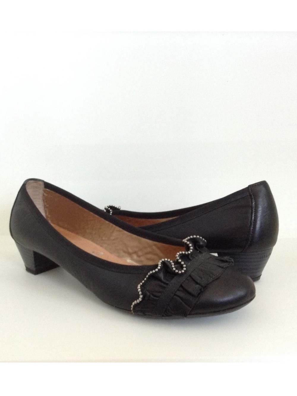 Hispanitas Black Leather Ruffle Zipper Low Heel Pumps Spain 39 US 8.5 Balletcore